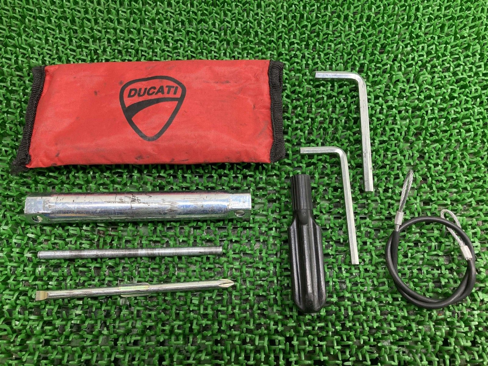 車載工具 ドゥカティ 純正 中古 バイク 部品 ツールキット モンスター スーパースポーツ パニガーレ 機能的問題無し 品薄 14