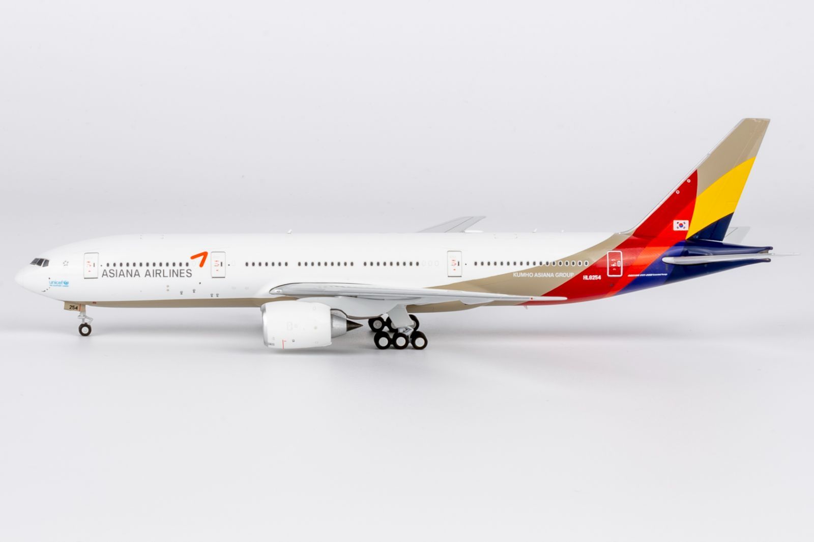 NGmodel アシアナ航空 777-200ER HL8254 1|400 72065