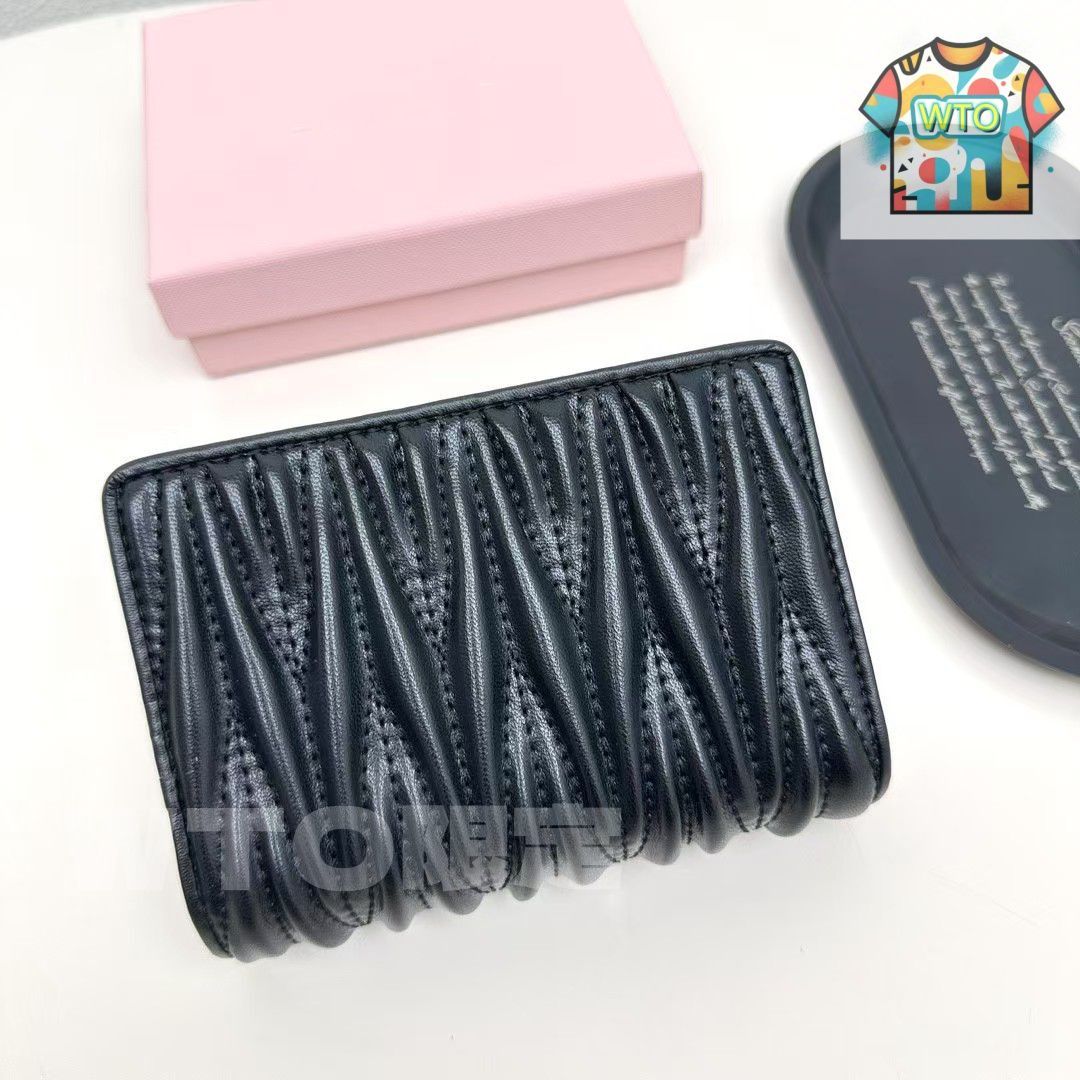 新品未使用 MIUMIU財布[本日特価|新品未使用品] - メルカリ