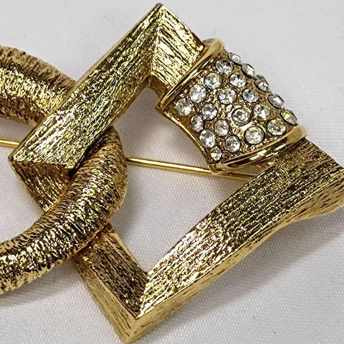 ♥イブサンローラン ブローチ ヴィンテージ YSL 《NO 00620