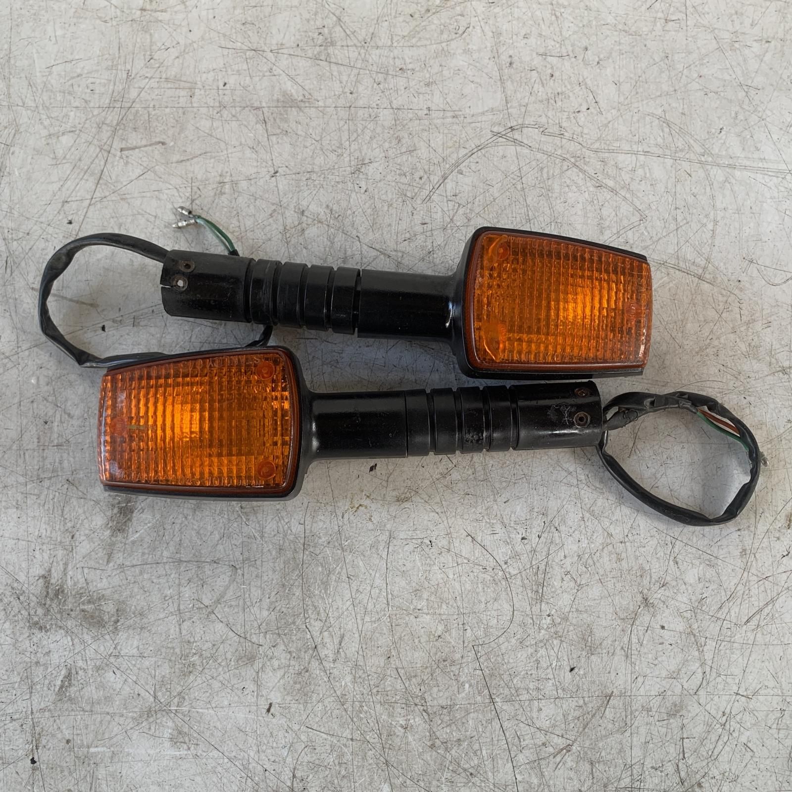 当時もの！ホンダCBX400F？用純正ウインカー左右各1個 当時物☆ホンダ