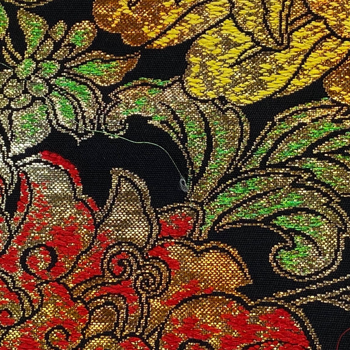 黒 牡丹 刺繍 袋帯 袋帯 秀品 牡丹 箔 刺繍 黒 六通 正絹 【中古】 - メルカリ