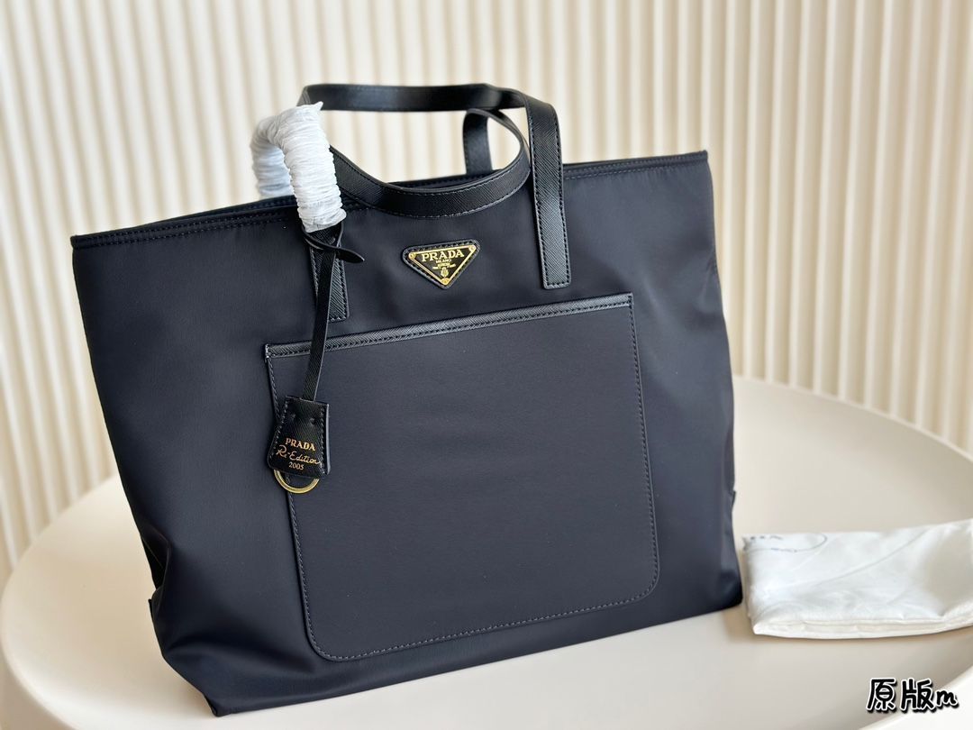 7月7日23:59まで限定大幅お値下げ【PRADA】ブラックナイロントートバッグ PRADA プラダ トートバッグ ブラック ナイロン／レザー