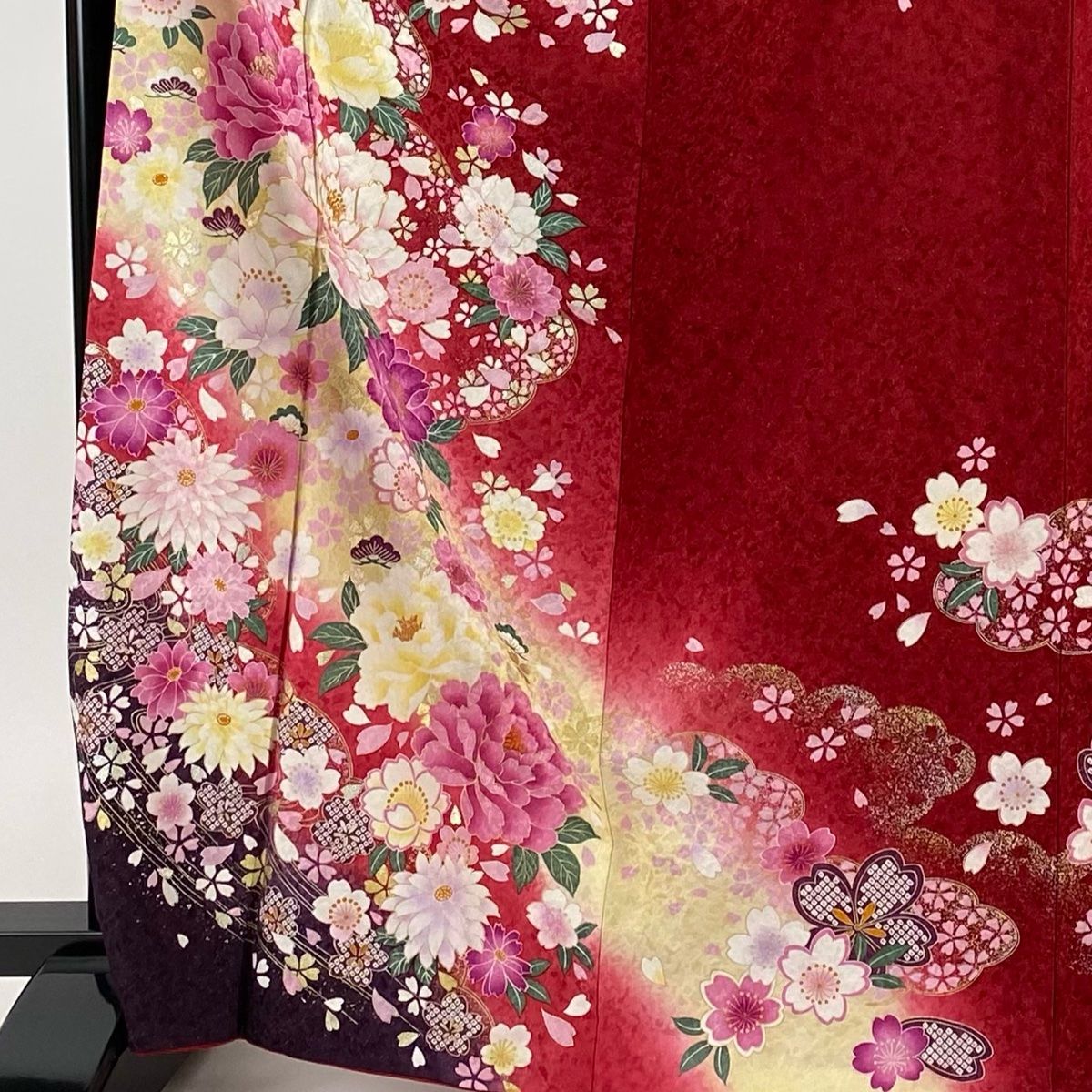 在庫一掃】 振袖 身丈167cm 裄丈66cm M 袷 草花 雲文 金通し ぼかし 赤  