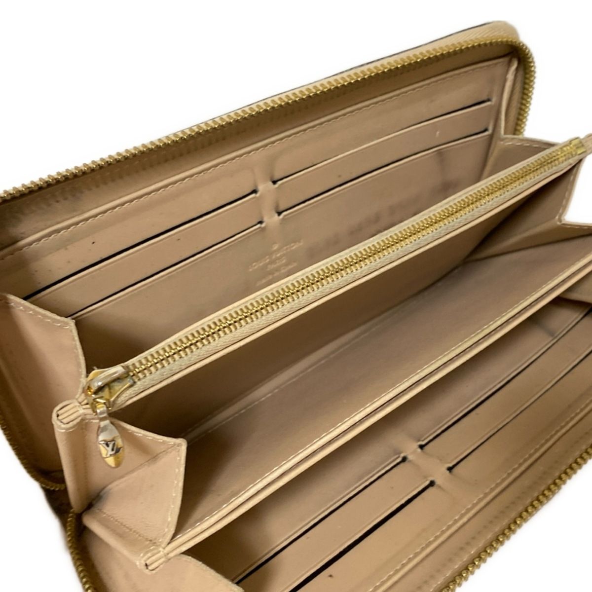 ルイヴィトン　モノグラム ヴェルニ ジッピー ウォレット　M90142 ルイヴィトン 長財布 ジッピーウォレット モノグラム ヴェルニ