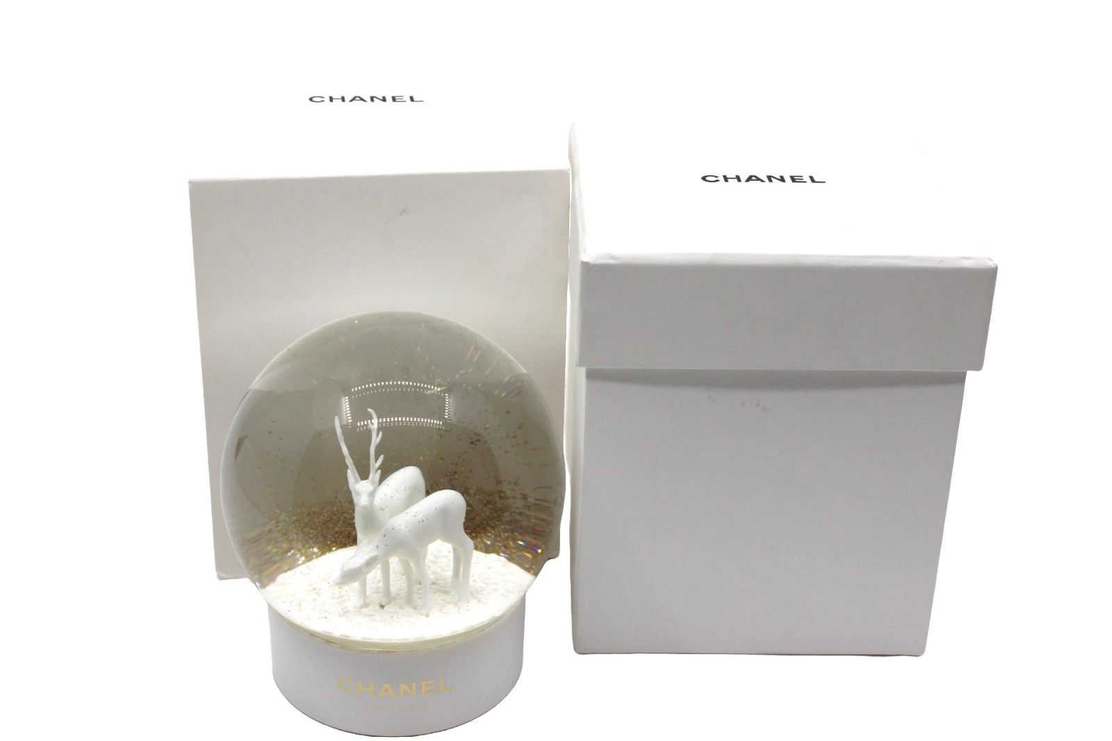 E*i様 CHANEL スノードーム 白い鹿レア 希少⁄シャネルスノードーム