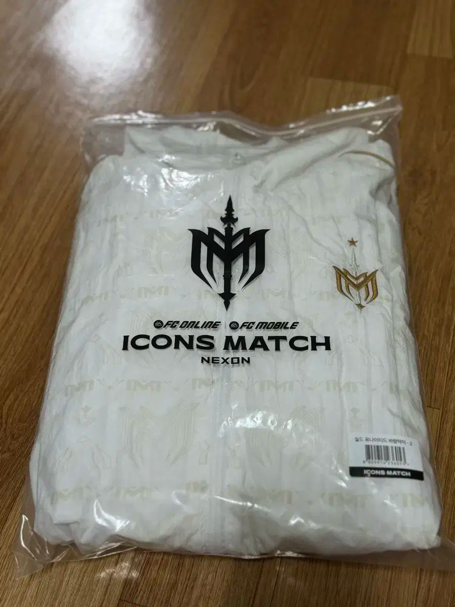 送料無料！ iKON アイコン ウィンドブレーカー シールド 白 寓話的な