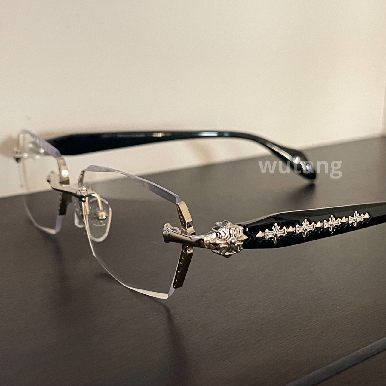 クリア クロムハーツLOOK サングラス Y2K 十字架クロス　ケース付 クリア クロムハーツLOOK サングラス Y2K 十字架クロス ケース付