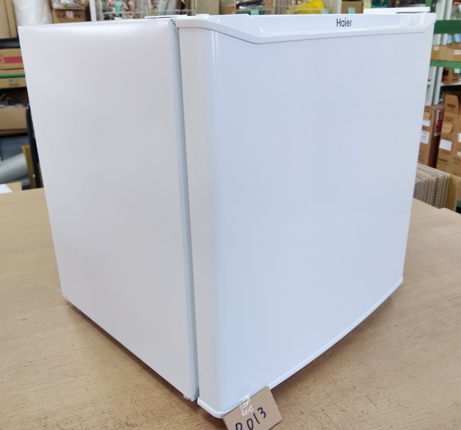 中古品】 Haier・ハイアール 電気冷蔵庫 40L 型式：JR-K40AR 年式 