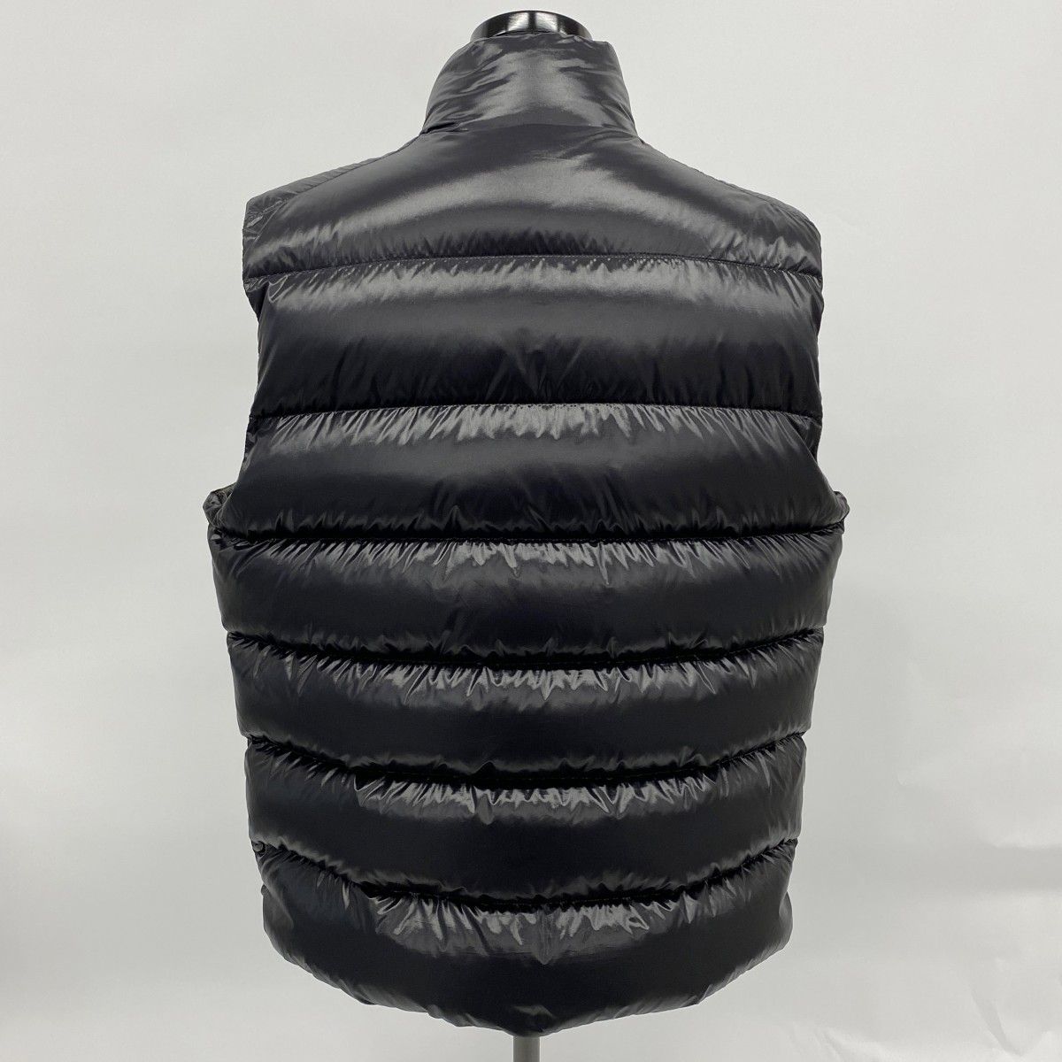 5apm0044 モンクレール ダウンベスト 6 ブラック ナイロン ダウン フェザー H20911A00096 68950 メンズ