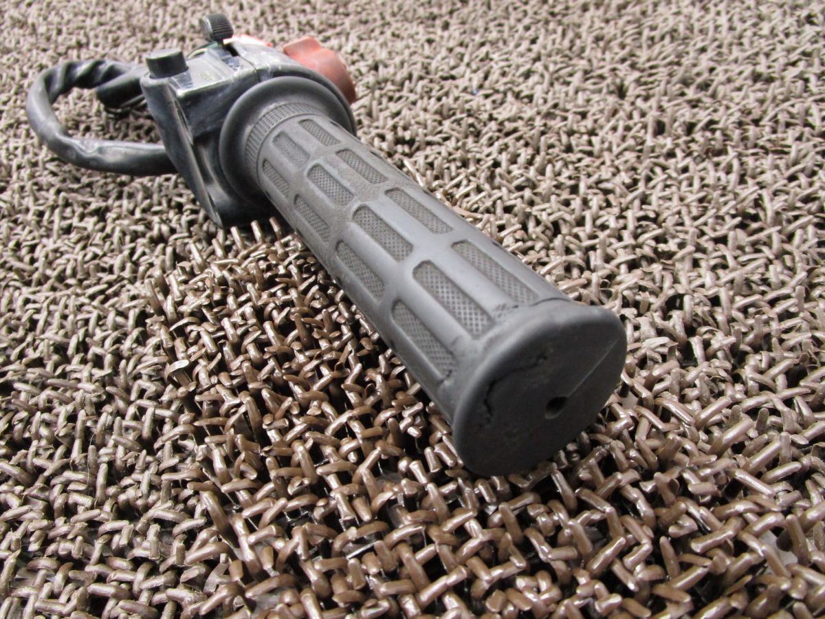 スロットル レバー