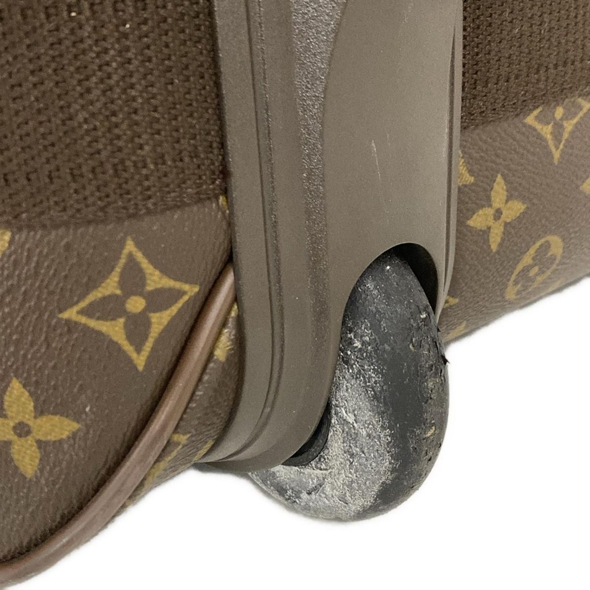 VUITTON