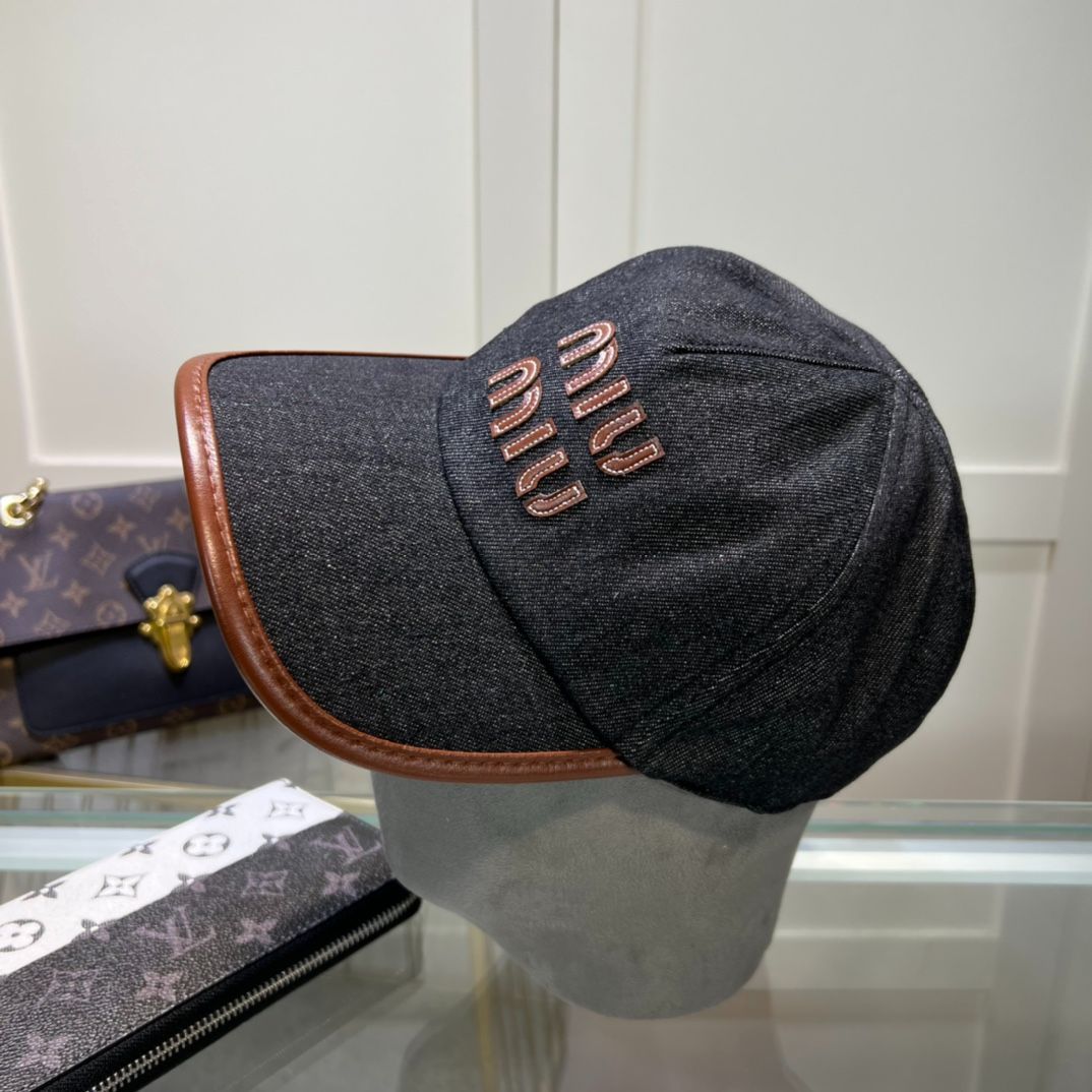 miumiu キャップ Mサイズ 専用 miumiu ベースボールキャップ 帽子 M