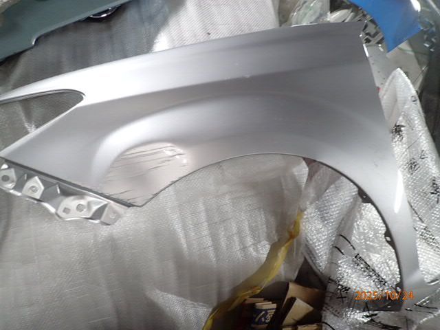 カローラアクシオ カローラフィールダー NRE160 161 NZE NKE フェンダー 左 シルバー