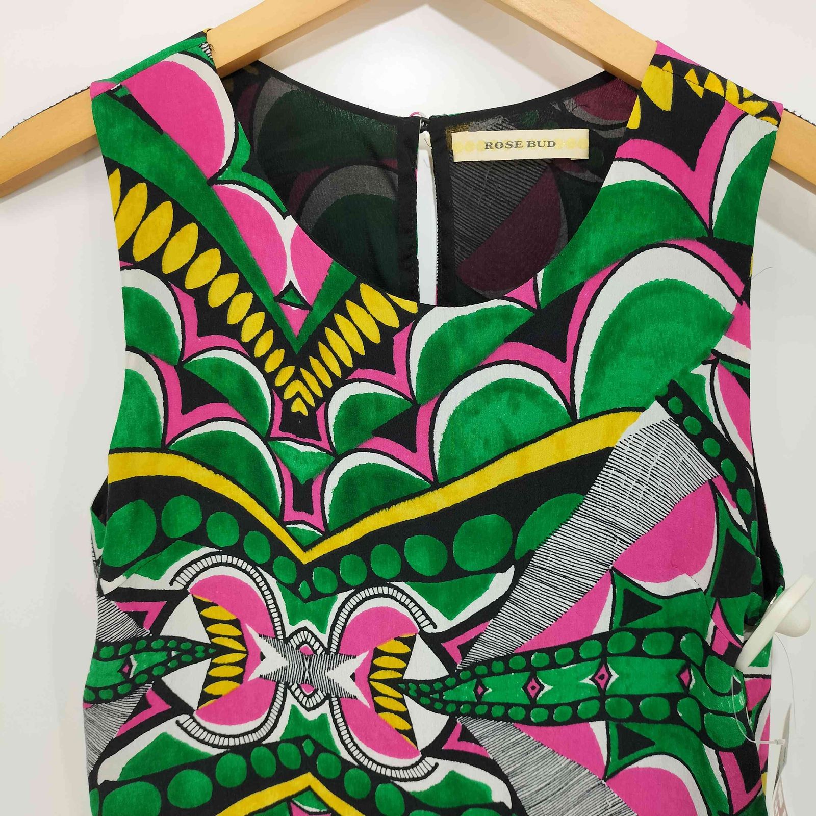 【新品同様】ROSE BUDノースリーブワンピース ROSE BUD（ローズバッド）の「ノースリーブカットソーワンピース