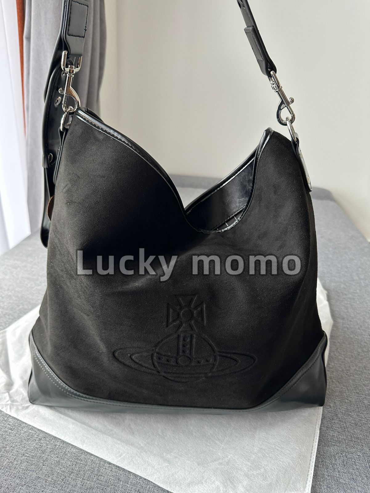 大人気 新品 Vivienne Westwood ヴィヴィアン ウエストウッド NANCY スエード ショルダーバッグ トートバッグ 斜め掛け メッセンジャーバッグ レディース ファッション  大容量