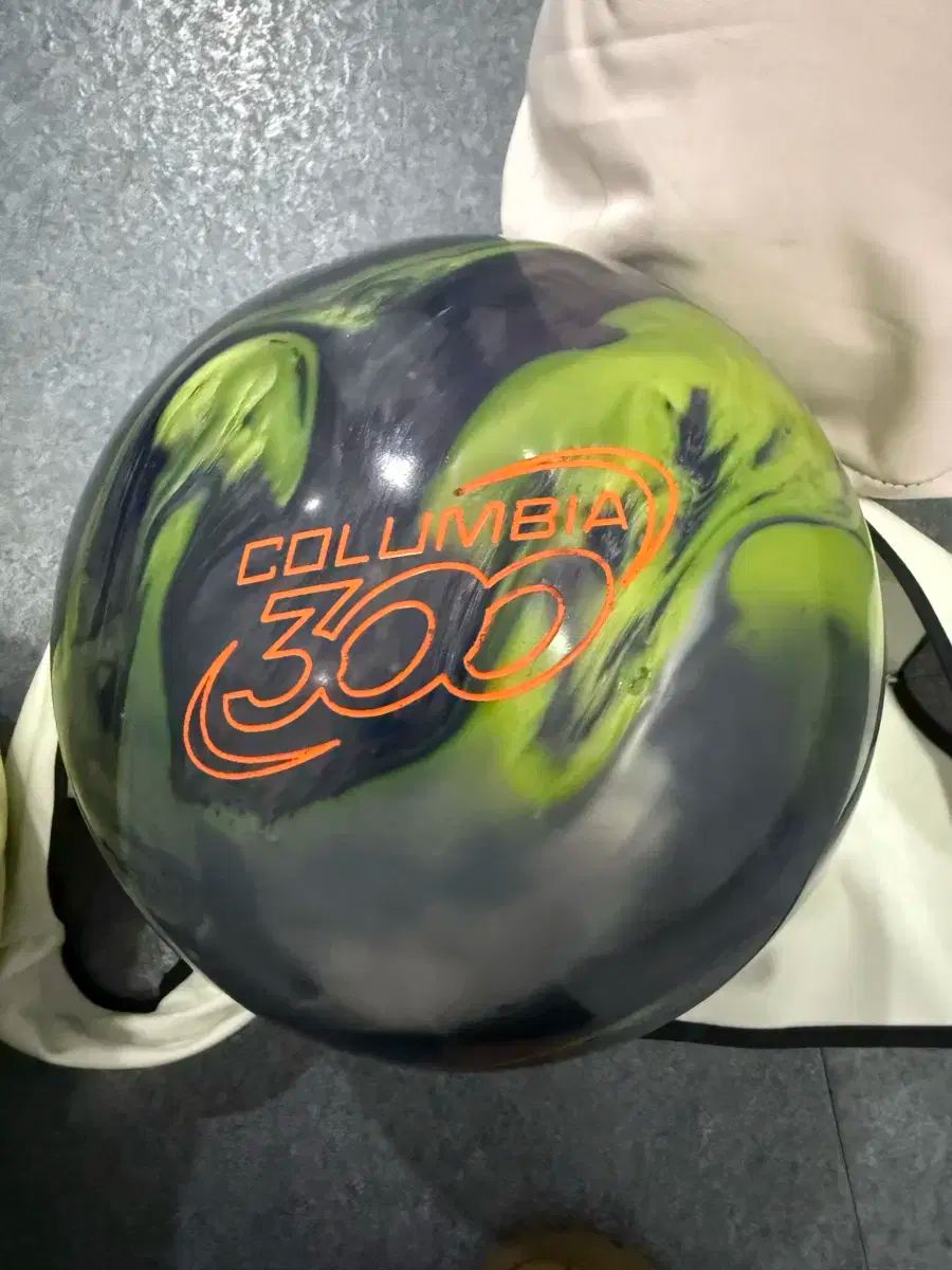 0 Columbia : ピンク プレドリル 丨ボウリング口コミ⁄評価 スペア