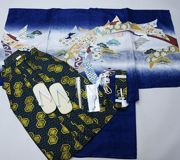 七五三 五歳 男児 羽織袴フルセット 濃紺地 金襴袴 袴変更可能 NO33569 七五三 男の子 5歳 7歳 金刺繍紋入り 袴が選べる羽織袴セット