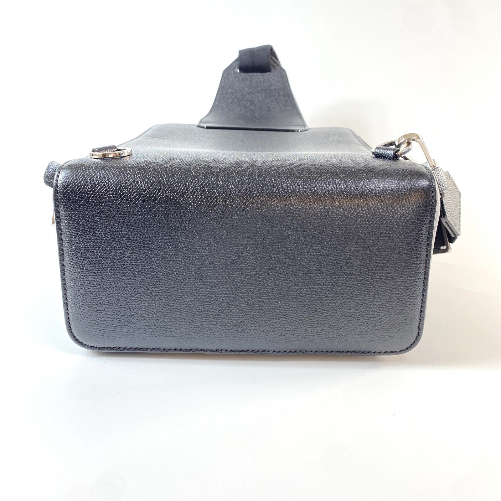 [新品同様] ヴァレクストラ　vライン　クロスボディ　ボディバッグ　レザー 楽天市場】Valextra ヴァレクストラ クロスボディバッグ Vライン