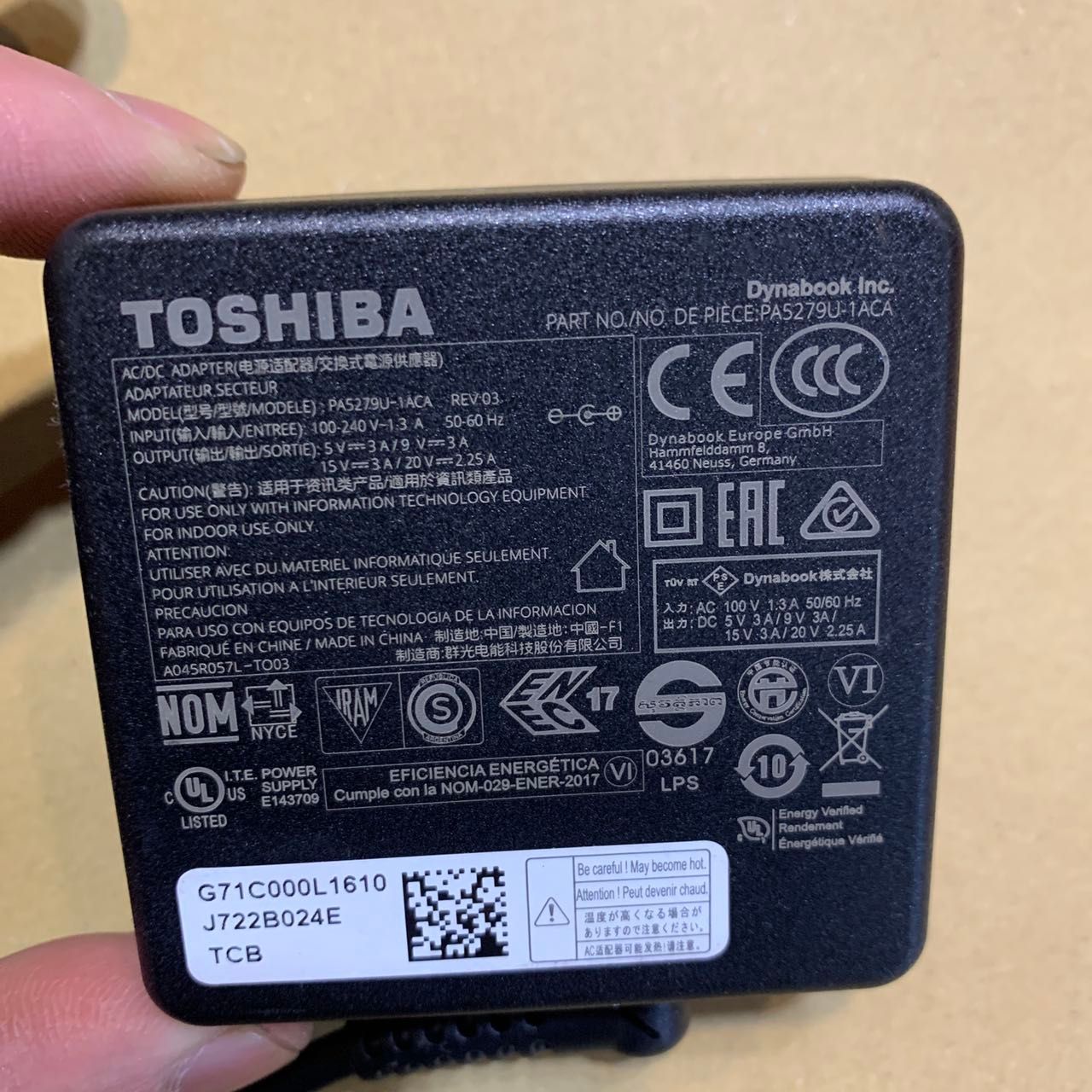 PA5279U-1ACA ACアダプター 45W 東芝 パソコン向けケーブル 20V 安い