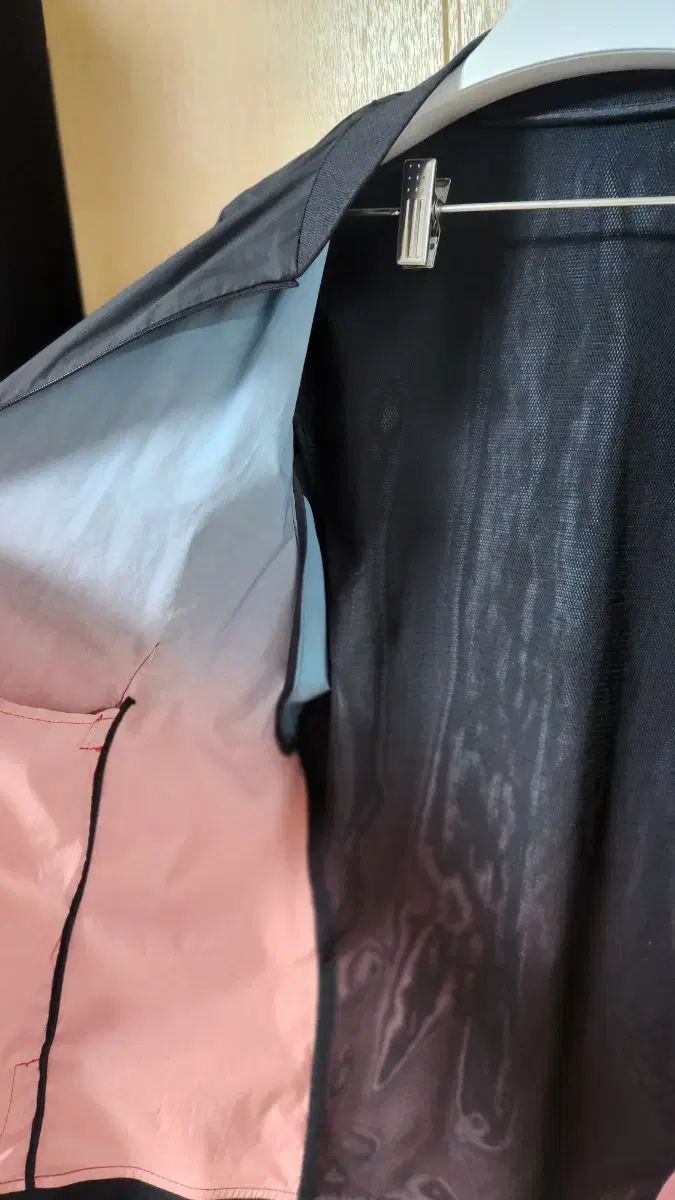 グラデーション ウィンドブレーカー