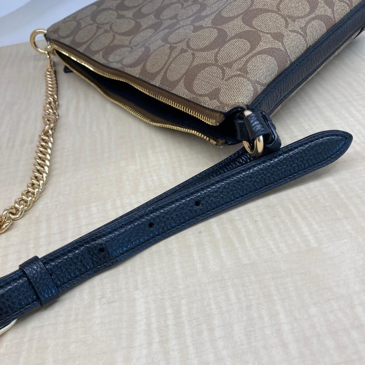 中古】 COACH （コーチ） ｼｸﾞﾈﾁｬｰ ｽﾓｰﾙﾊﾟｸｽﾄﾝﾀﾞｯﾌﾙ ｼｮﾙﾀﾞｰﾊﾞｯｸﾞ 