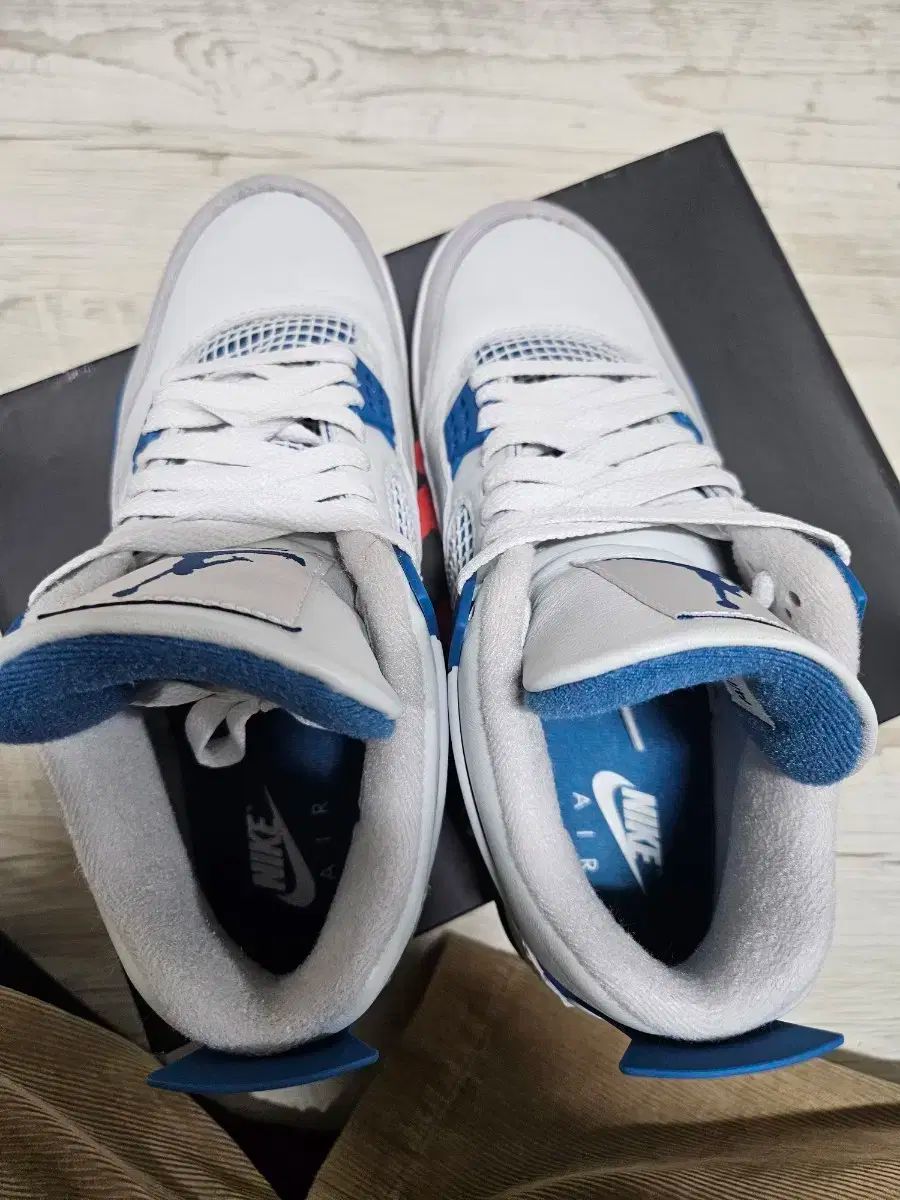 SALE♪関税込ジョーダン 4 レトロ インダストリアル ブルー 脱げにくい 子供靴