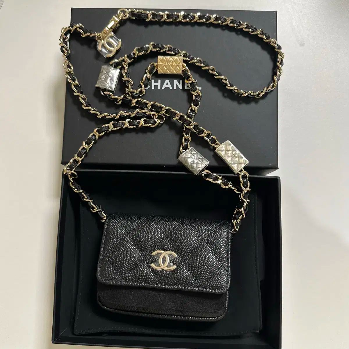 NEW シャネル キャビア チャーム ベルトバッグ