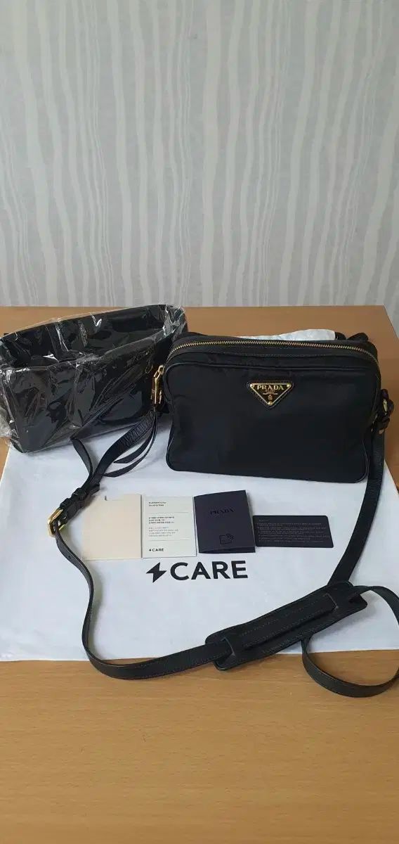 PRADA プラダ クロスボディバッグ|カメラバッグ ほぼ 本物 検査証明書 O