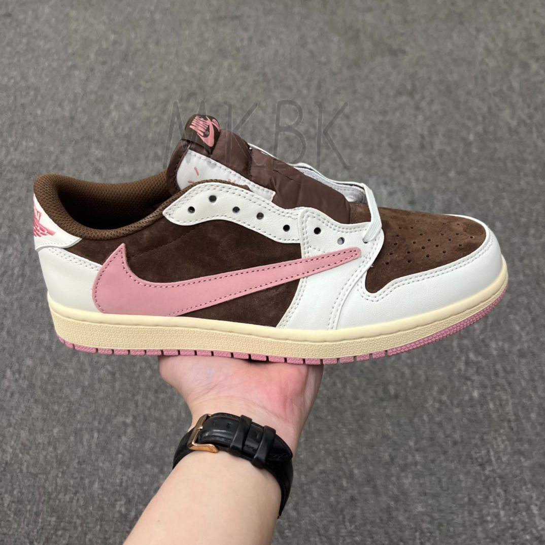 【お買い得】⭐新品⭐未使用✨男女兼用🆕 Nike Air Jordan Travis Scott x Air Jordan 1 Low OG “Dark Pony”（DZ4137-206）