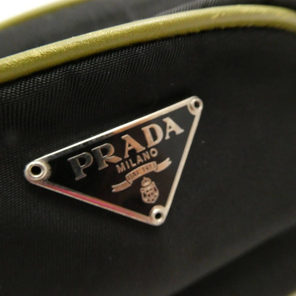 外観美品 プラダ ポーチ サフィアーノレザー 三角ロゴ テスート 白タグ 黒