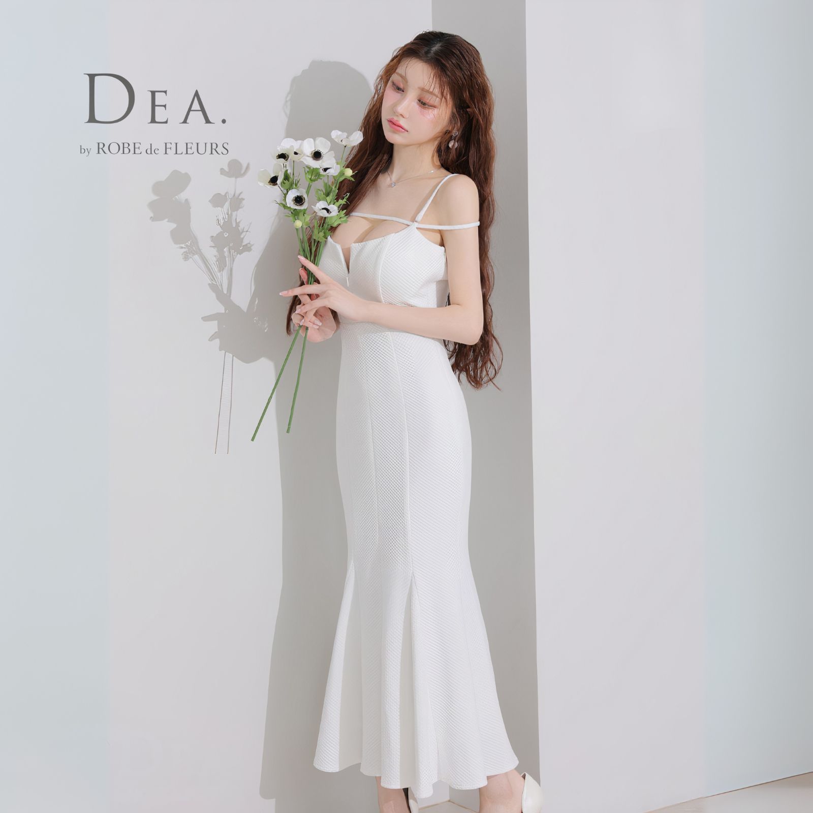 DEA. by ROBE de FLEURS ディアバイローブドフルール ミニドレス DE4215 デコルテラインストレッチキルティングマーメイドキャバドレス White