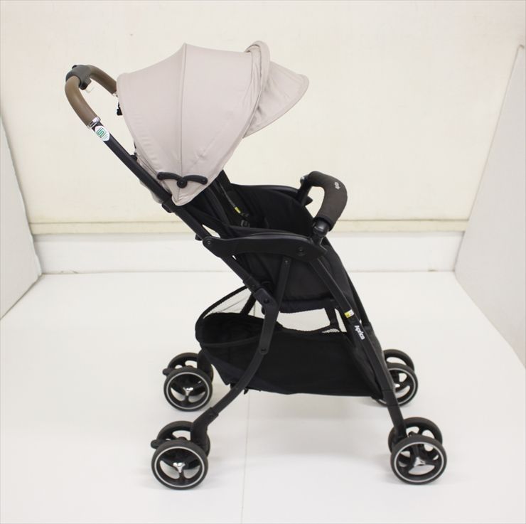 マジカルエアー Free ベージュ 2183521 アップリカ 軽量B型ベビーカー 真横スライド クリーニング済み C358001