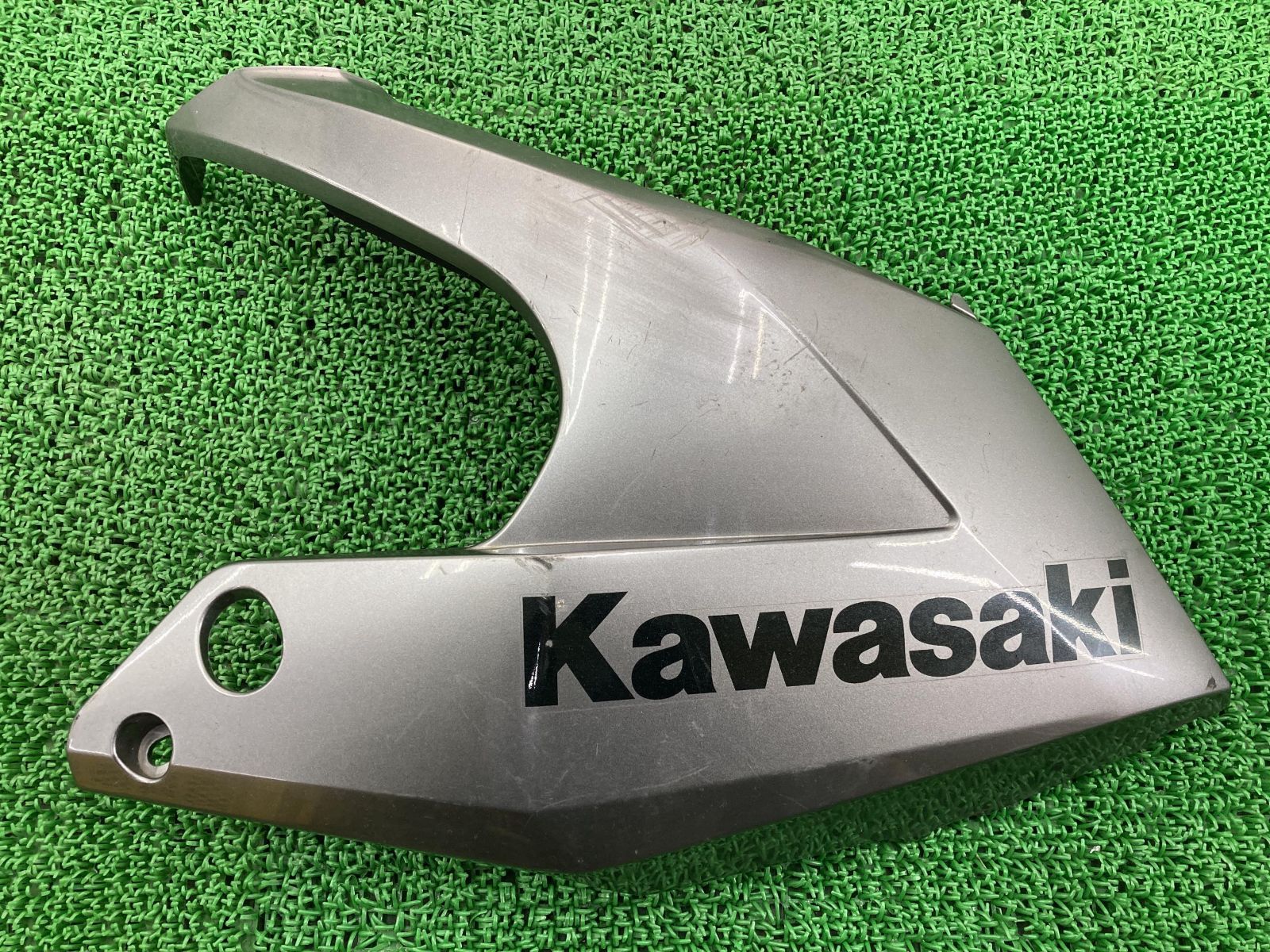 NINJA400 アンダーカウル 銀 55028-0375 カワサキ 純正 中古 バイク 部品 EX400E 修復素材に 割れ欠け無し ノーマル戻しに そのまま使える