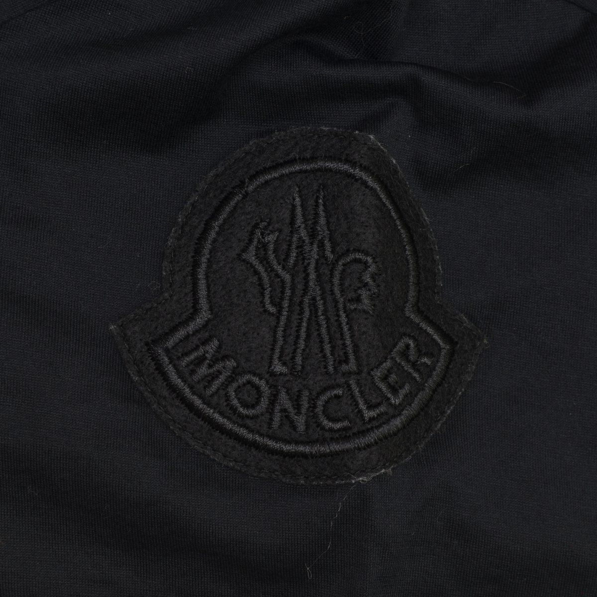 【MONCLER】V8002 T-SGIRT GIROCOLLO ロゴTシャツ