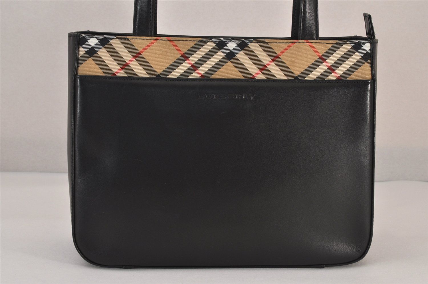 BURBERRバーバリー ヴィンテージチェック柄 レザーハンドバッグ ブラック BURBERRバーバリー ヴィンテージチェック柄 レザーハンドバッグ