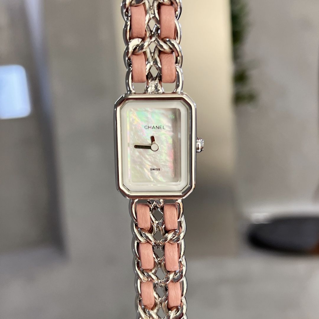 297 CHANEL シャネル　マトラッセ　スクエア　レディース　腕時計 シャネル CHANEL｜マトラッセ｜Matelasse｜クォーツ・1990年代製