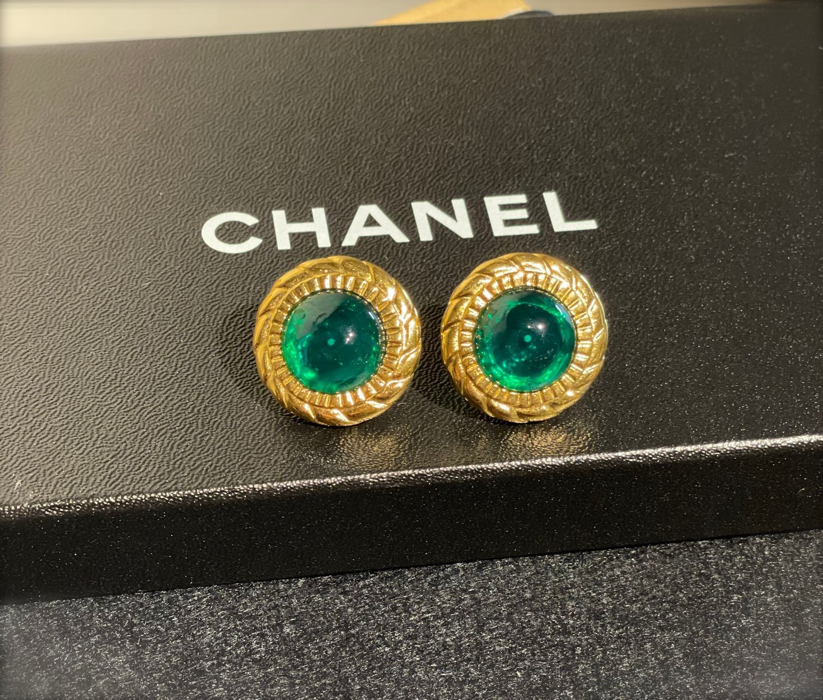 CHANEL シャネル グリーン×ゴールド イヤリング グリポア ヴィンテージ 