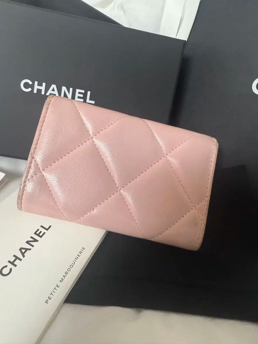 Chanel(シャネル) 19 フラップウォレット ピンク (カード