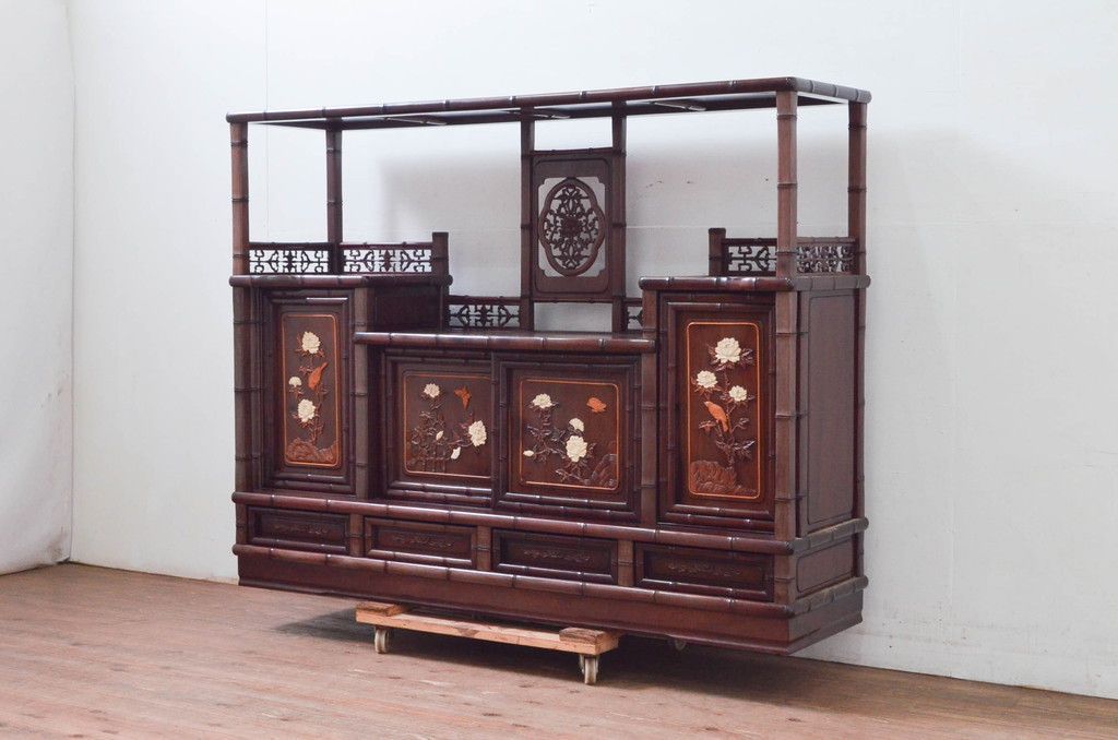 紫檀 違棚 飾棚 茶道具 透かし彫り 飾り棚: 紫檀 7枚戸 彫り入り 3.8尺棚 no.8627 / 唐木家具OSAKA