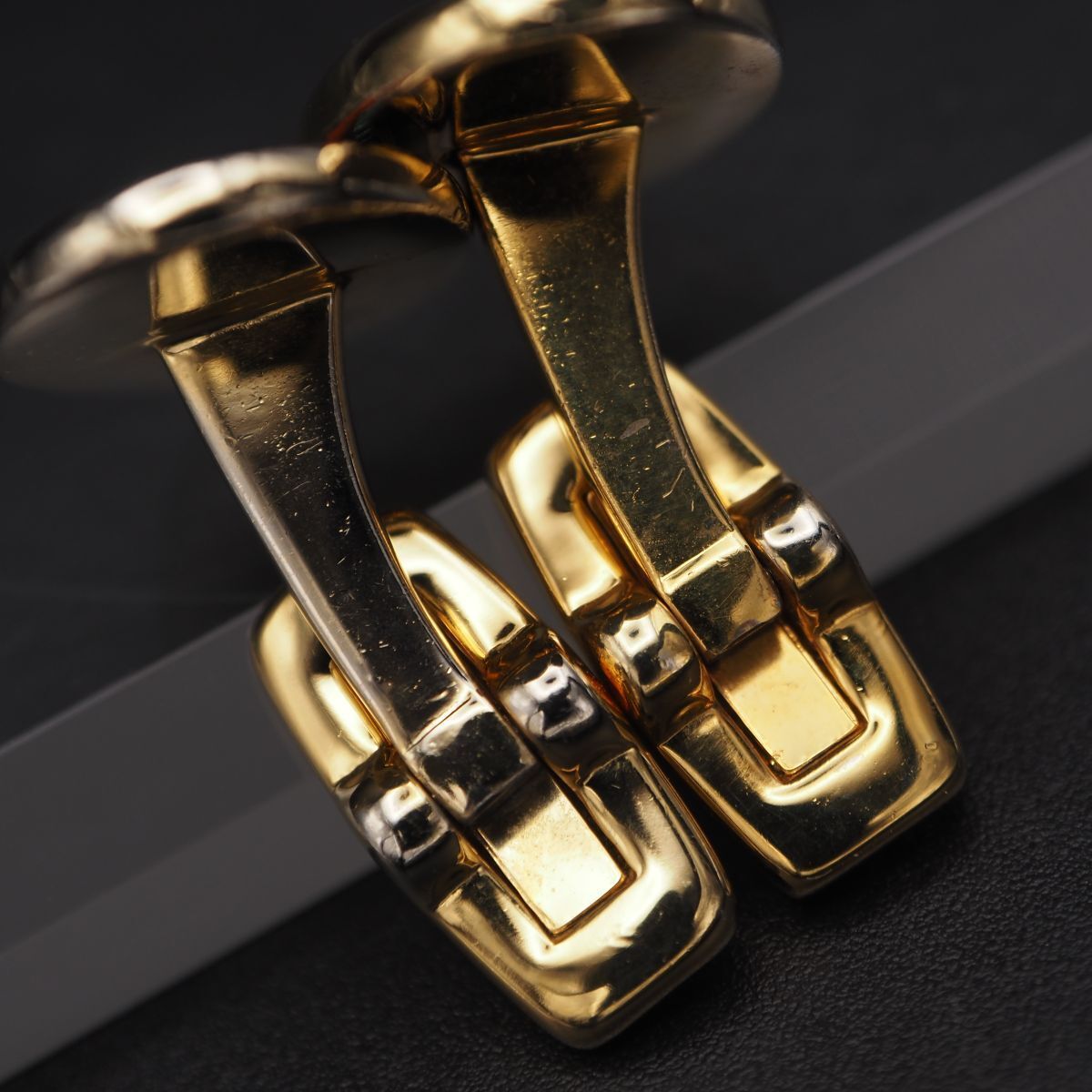 カフスボタン