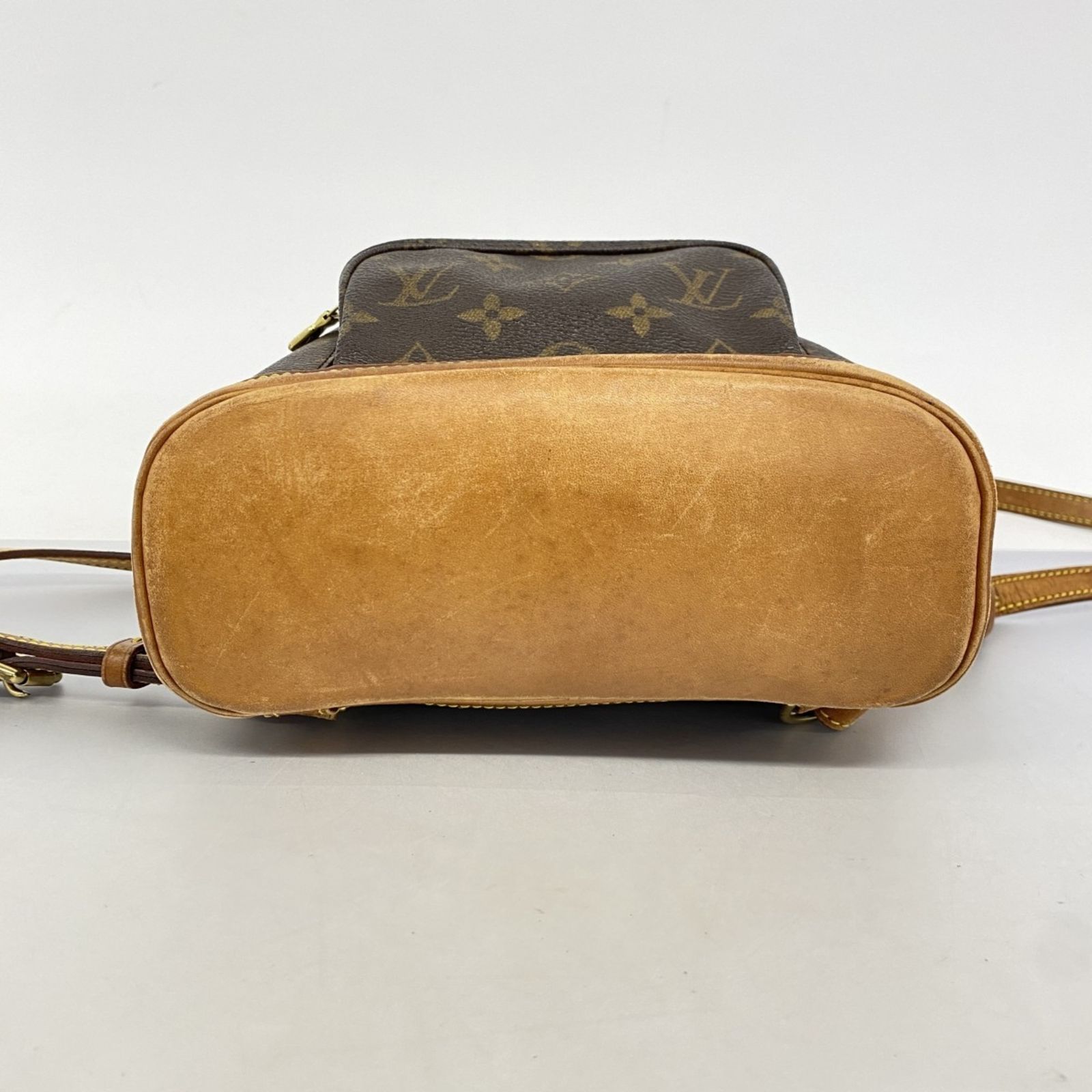 極美品✨トリーバーチ リュック ナイロンA4可 多収納 ゴールド金具 大容量 紺 極美品✨トリーバーチ リュック ナイロンA4可 多収納 ゴールド