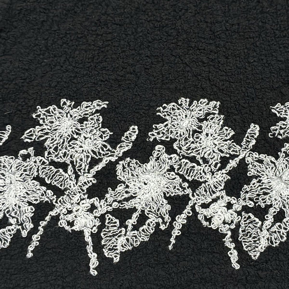 クルーネック 刺繍