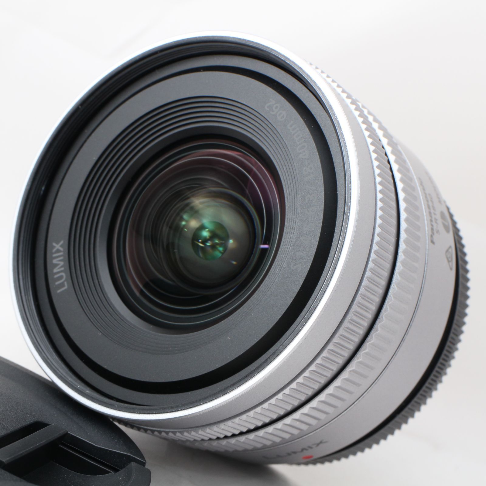 ☆新品級☆ Panasonic LUMIX S 18-40mm F4.5-6.3 シルバー S-R1840 