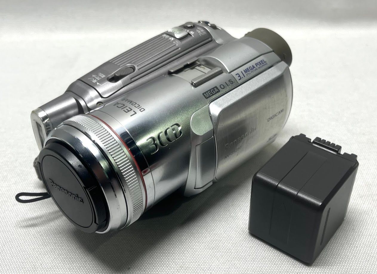 ジャンク品】パナソニック デジタルビデオカメラ 3CCD NV-GS250-S