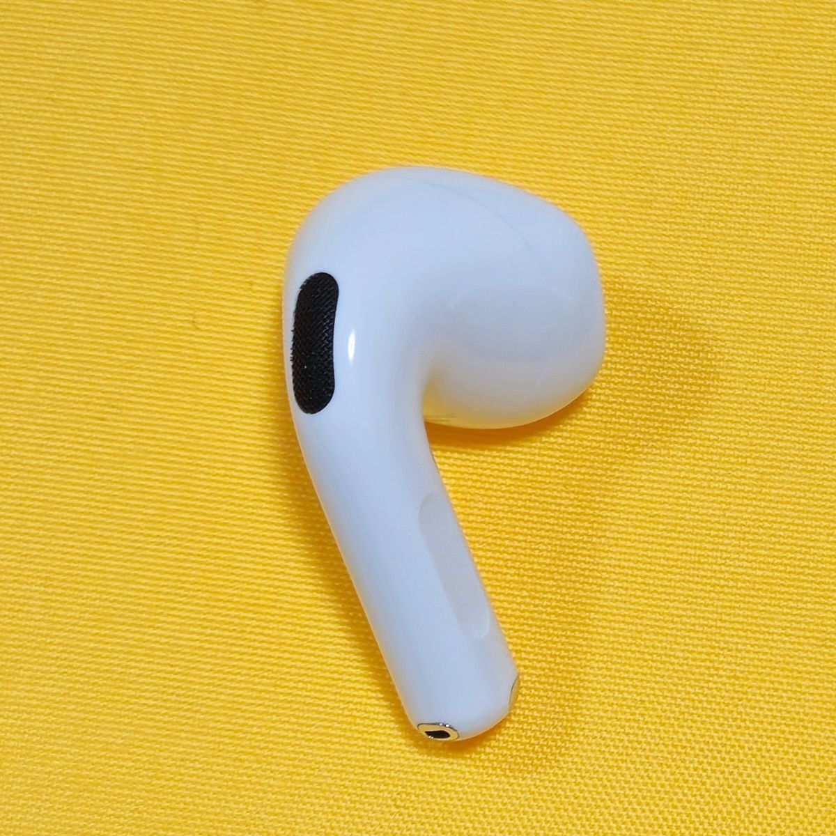【未使用品級】AirPods4 第四世代 右耳ノイズキャンセリングなし 未使用品級】AirPods4 第四世代 右耳 ノイズキャンセリング