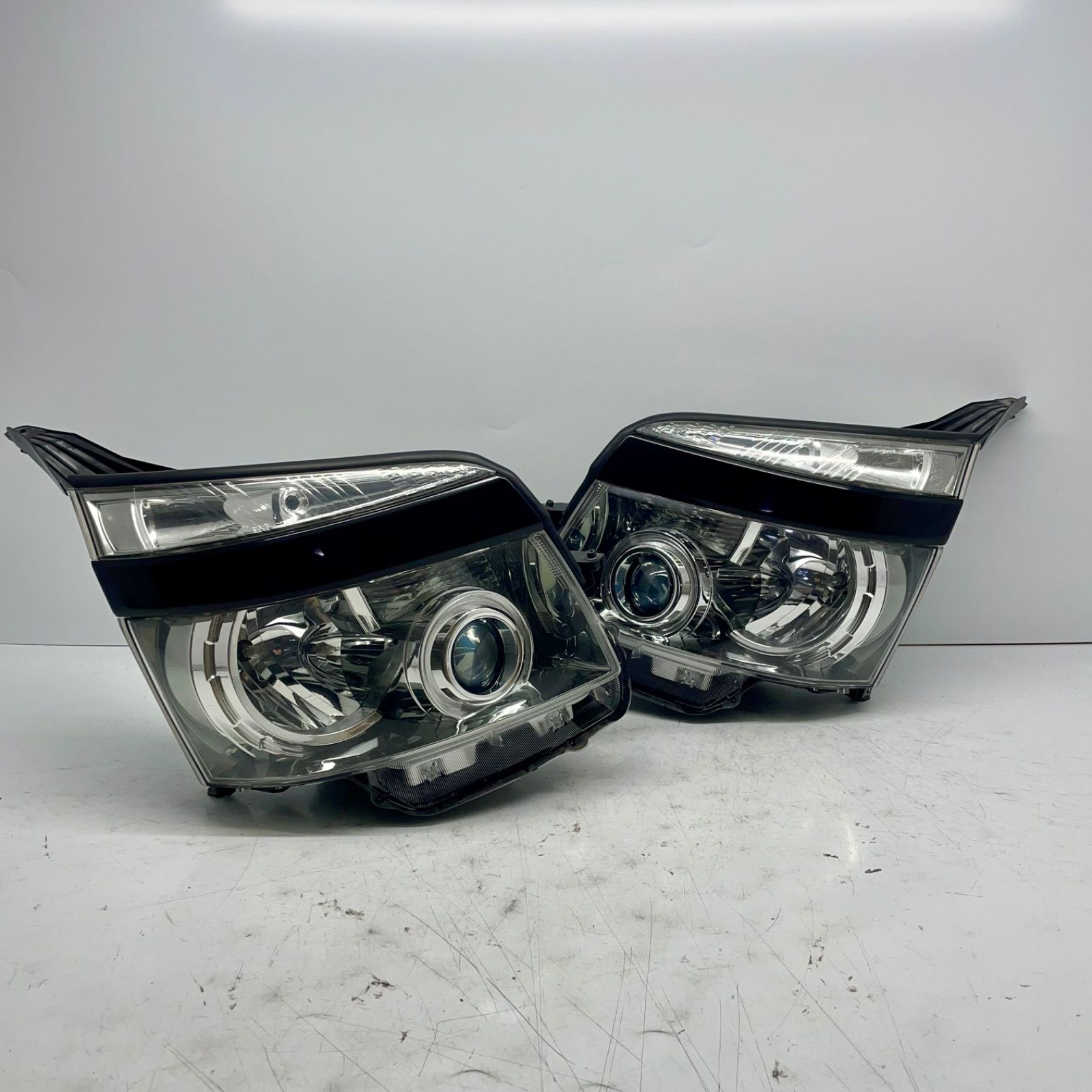 【コーティング済】ZRR70 ZRR75 70系 ヴォクシー ヘッドライト レンズ ランプ 左右セット LR HID 印字 V9 バラスト koito 28-203 P70130