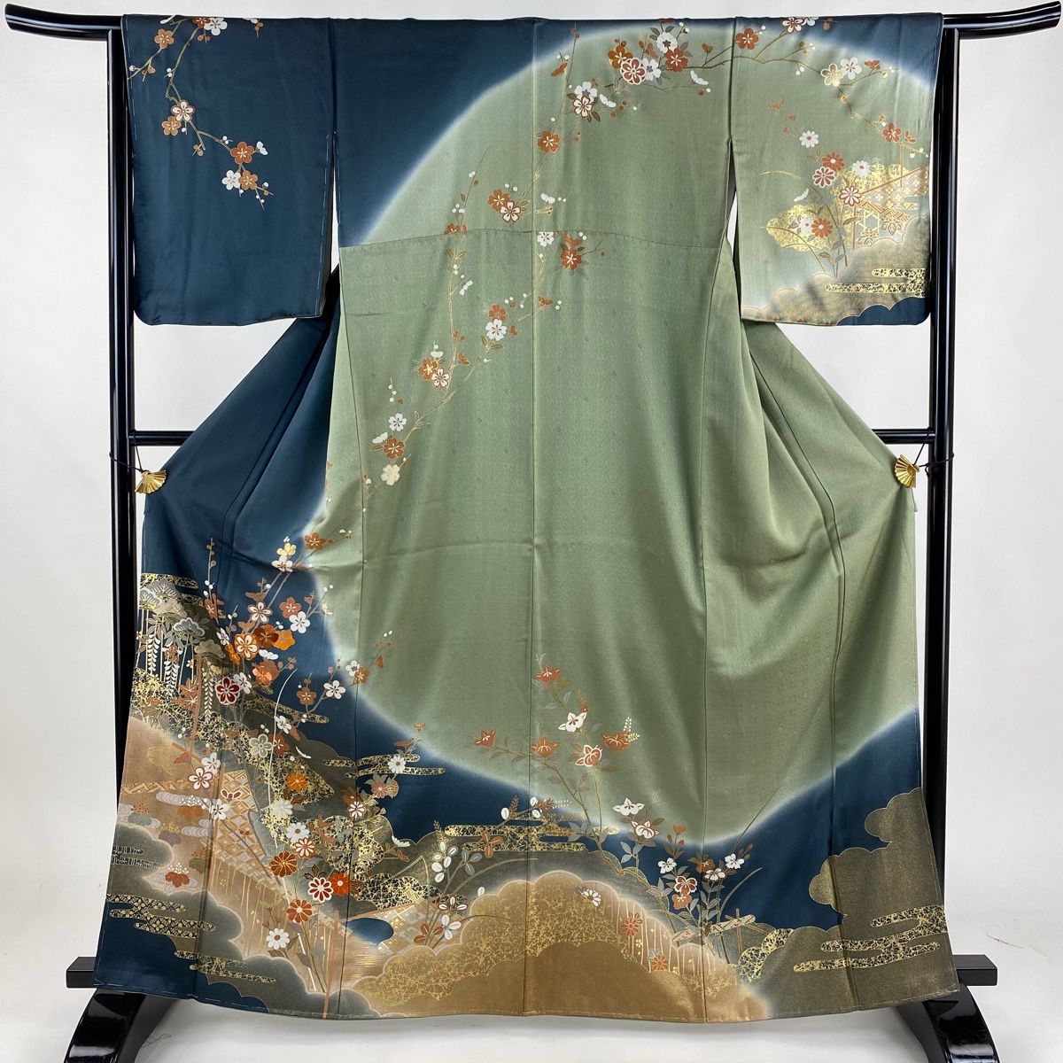 競ナビ】 袋帯 美品 名品 紬地 牡丹 几帳 汕頭刺繍 ぼかし 灰白