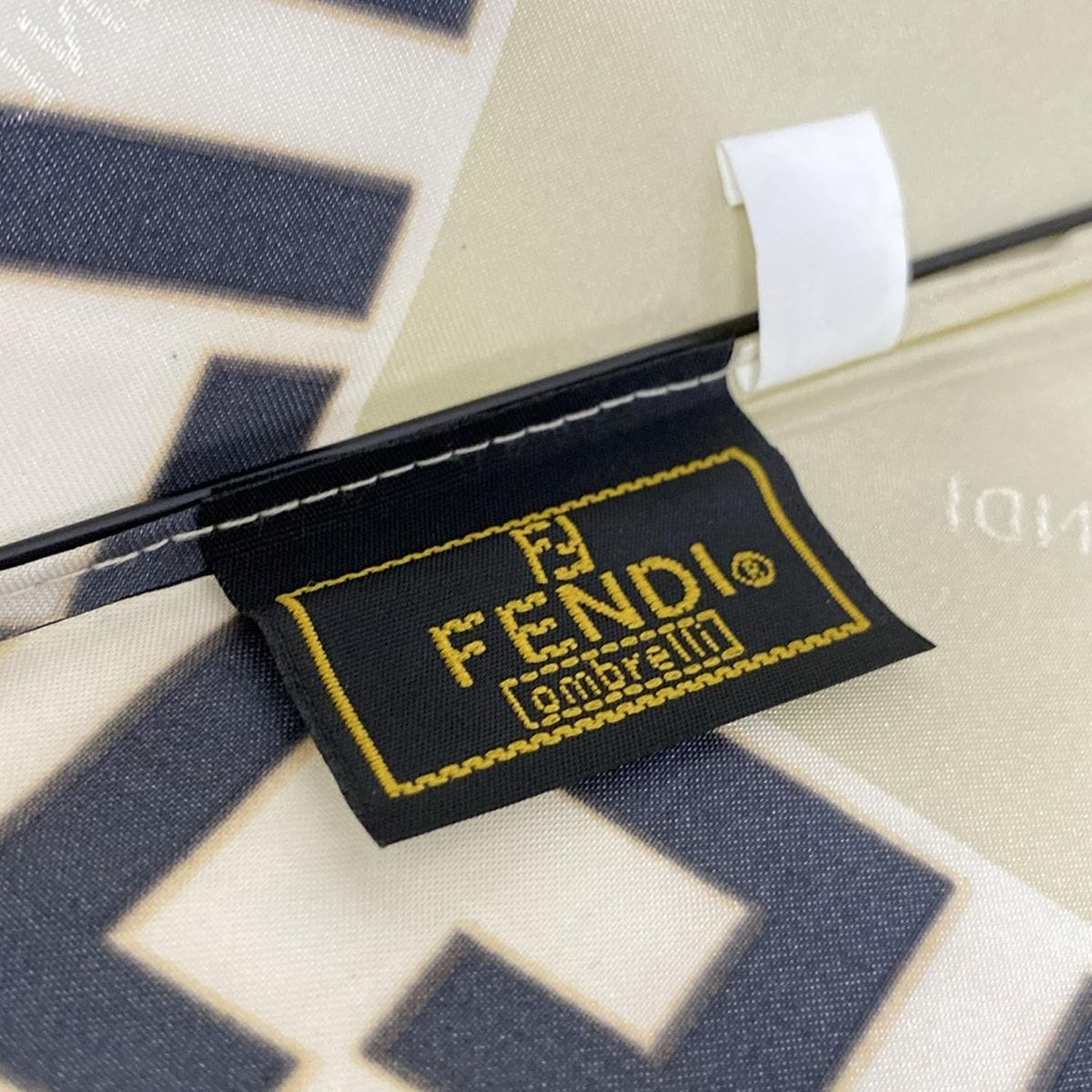 FENDI(フェンディ) 折りたたみ傘 - ゴールド×ベージュ×黒 ズッカ