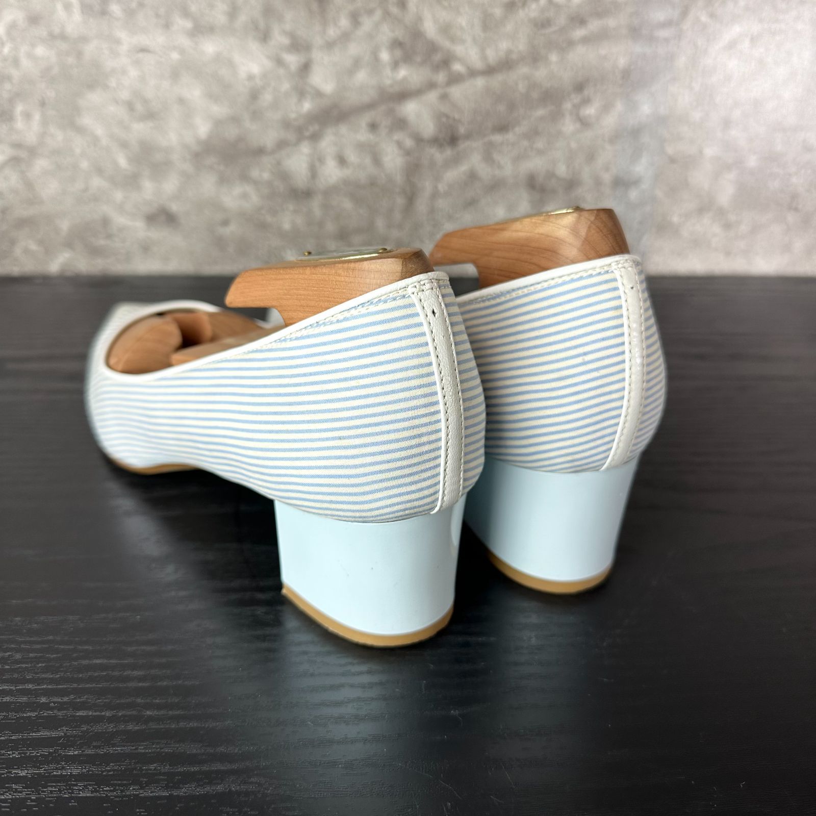 美品＊銀座かねまつ＊22cmアイボリー スクエアトゥ パンプス 美品＊銀座かねまつ＊22cmアイボリー スクエアトゥ パンプス